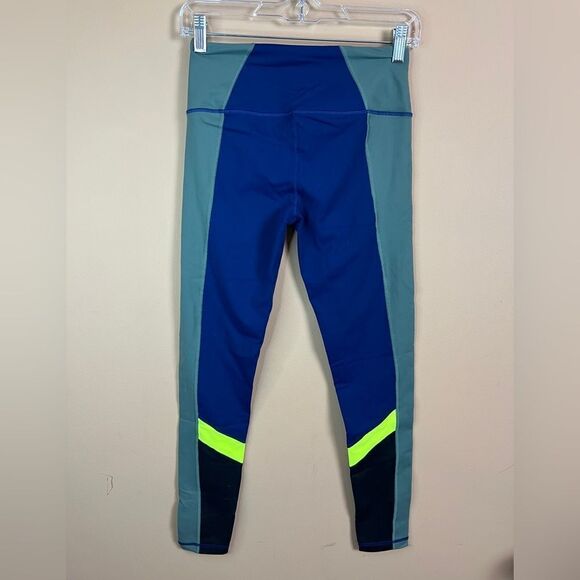 Victoria’s Secret Sport Blue & Teal Knockout Active Leggings Size Small NWOT - Picture 4 of 4